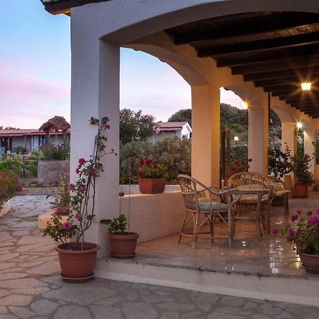 Casa Vacanze Villa Sandrina Costa Paradiso Luaran gambar