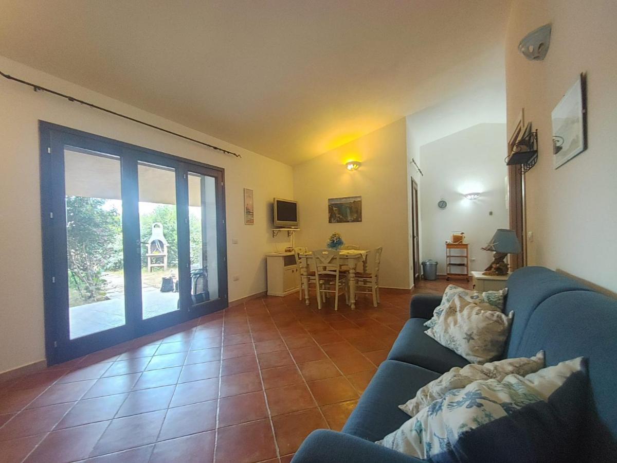 Casa Vacanze Villa Sandrina Costa Paradiso Luaran gambar