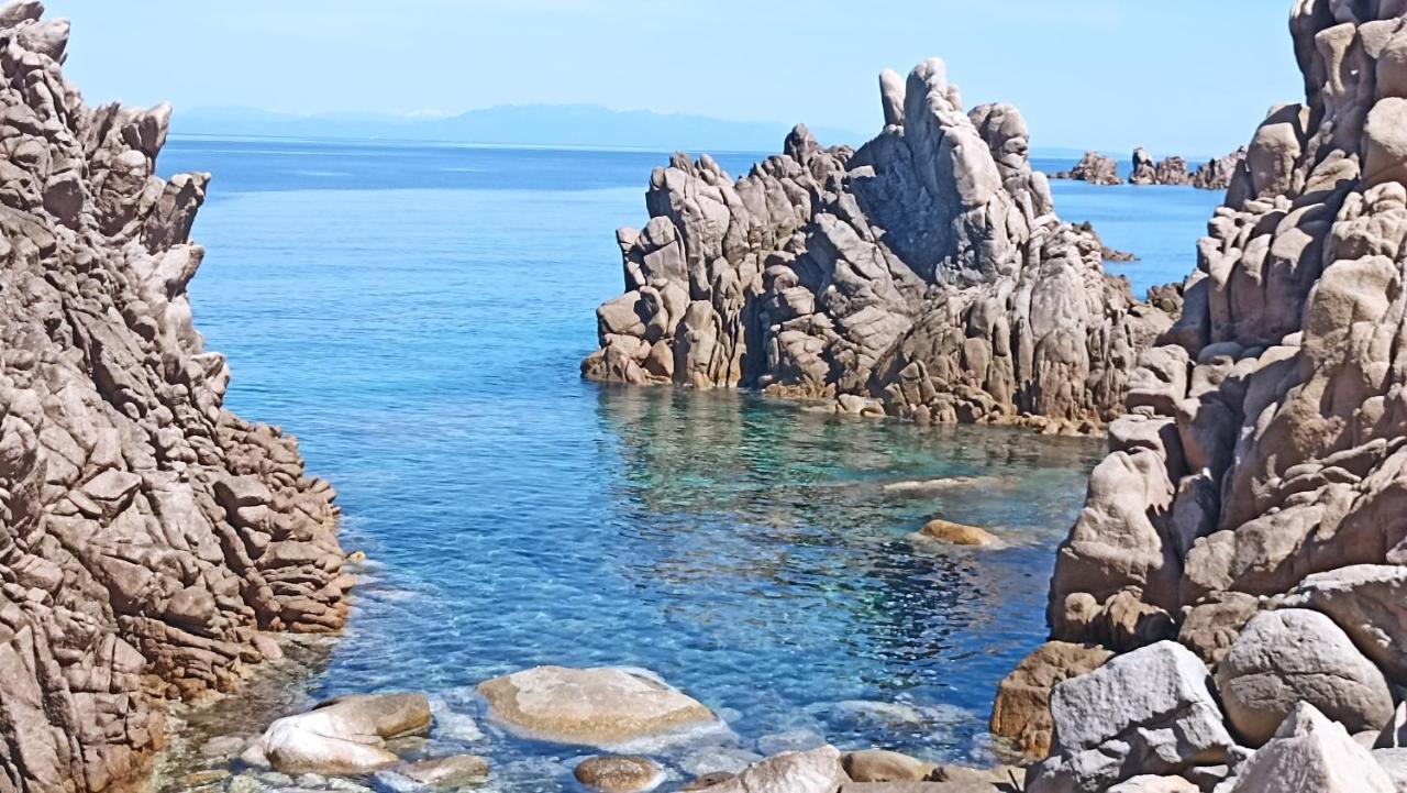 Casa Vacanze Villa Sandrina Costa Paradiso Luaran gambar