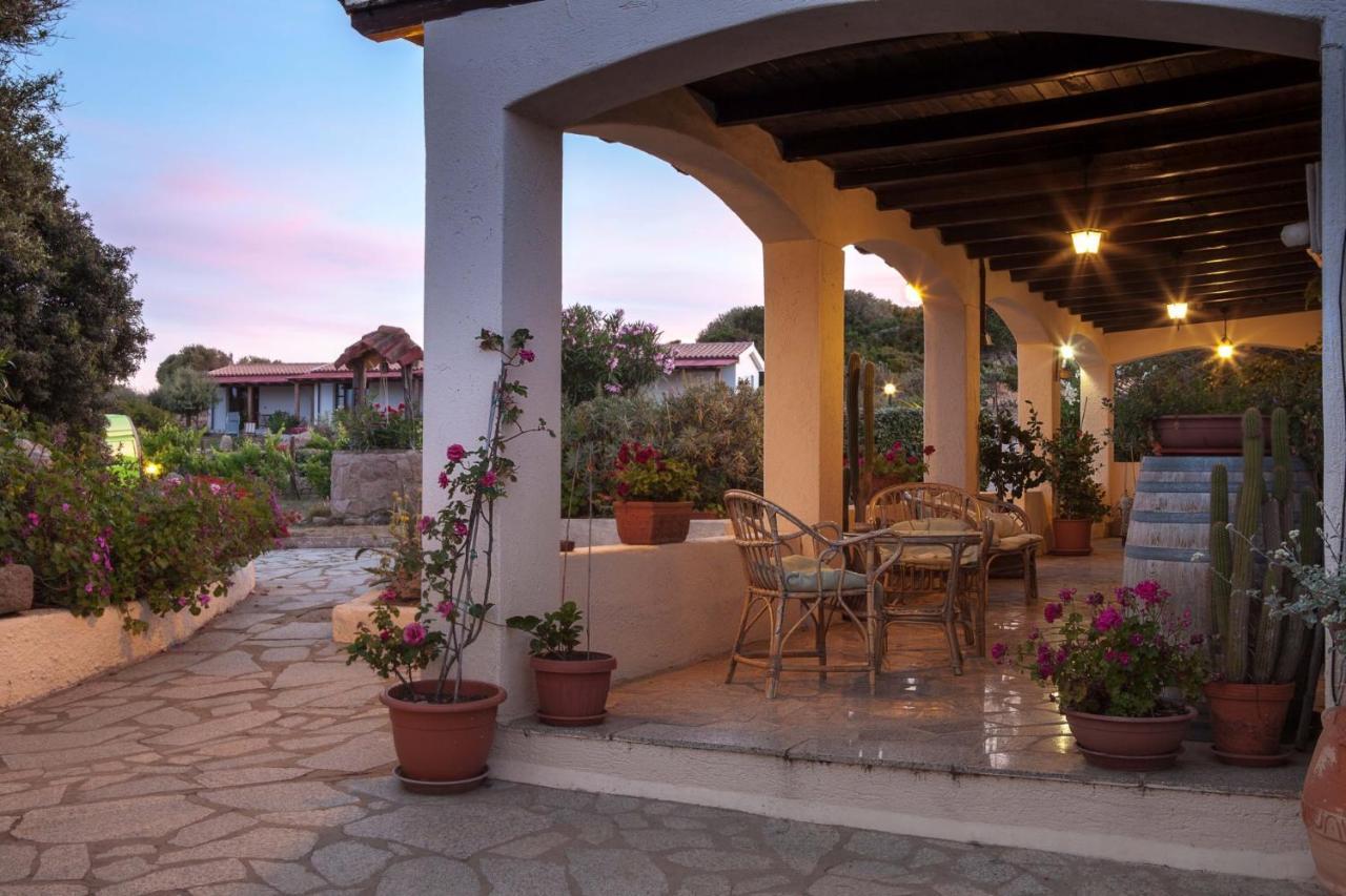 Casa Vacanze Villa Sandrina Costa Paradiso Luaran gambar